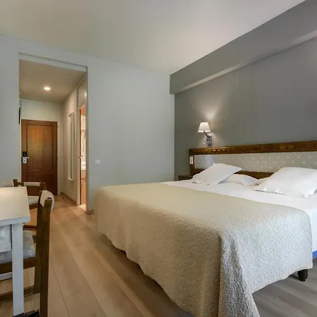 Отель Edelweiss 3*